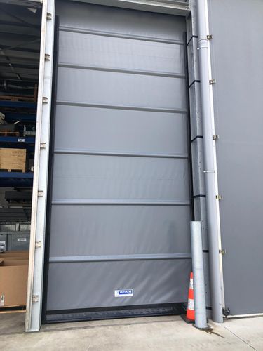 Tür für Aufzuchtgebäude - Bisondoor - Vervaeke - Roll / Aluminium / Sicherheit
