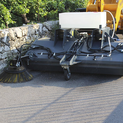 Angebaute Kehrmaschine - CSI 200 - CM SRL - für Straßen / Stall / für den öffentlichen Dienst