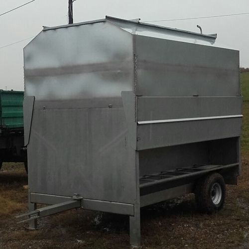 Zulauftrichter für Rinder - FEEA68 - AHI - FARM CAMARA - Edelstahl / Multi-Access / anhängermontiert