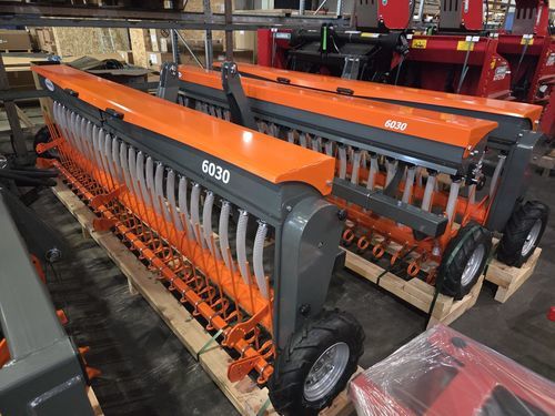 Trichter-Drillmaschine - UM 6030 - Underhaug AS - Gras / mit Egge