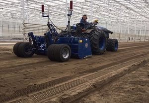 niveladora para la preparación de los campos