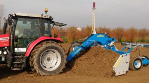 niveladora para la preparación de los campos