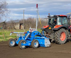 niveladora para la preparación de los campos