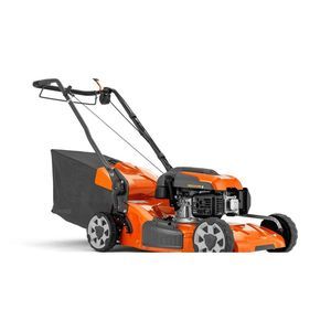 cortacésped con operador a pie 1
