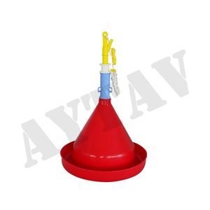 bebedero para aves de corral