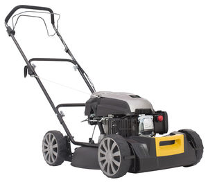 cortacésped con operador a pie 1