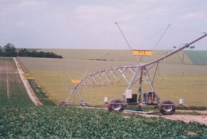 pivots de riego alimentados por tubo