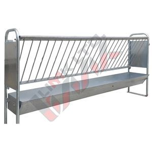 contenedor de alimento para corderos
