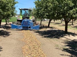 soplador de hojas montado en tractor