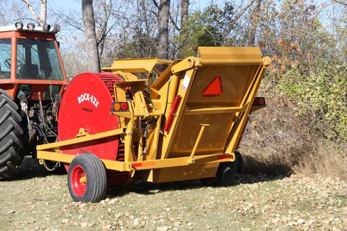 Recogedora de piedras para tractor - 3106 ROCK-EZE - Haybuster Agricultural Products - descarga en remolque / descarga al suelo