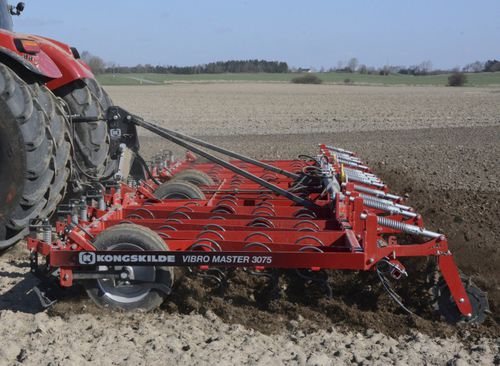 Cultivador remolcado - VM series - KONGSKILDE Industries A/S - con rodillo / con enganche en tres puntos / de dientes flexibles