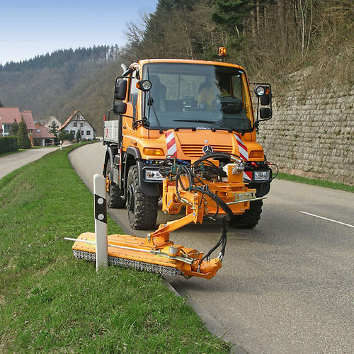 Desbrozadora hidráulica delantera - MRM 300 - MULAG Fahrzeugwerk Heinz Wössner GmbH & Co. KG - de martillos / plegable