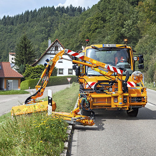 Desbrozadora hidráulica remolcada - MKF 600 - MULAG Fahrzeugwerk Heinz Wössner GmbH & Co. KG - delantera / de martillos / plegable