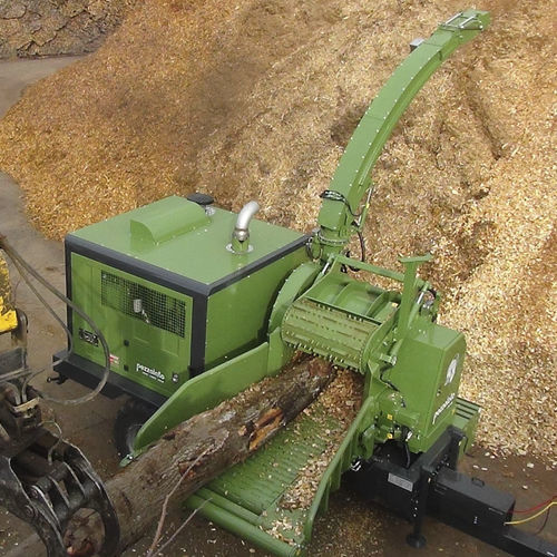 Trituradora de ramas de acoplamiento - PTH 900 M - PEZZOLATO Officine Costruzioni Meccaniche S.p.A. - remolcada / con motor diésel