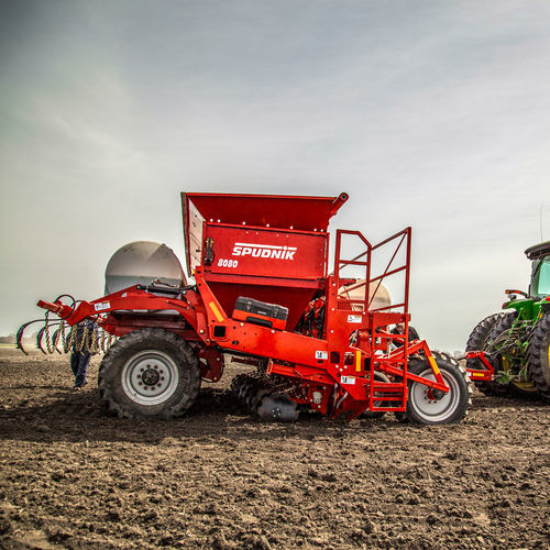 Plantadora para patatas - 8080 - Spudnik Equipment Company LLC - automática / 8 hileras / de acoplamiento