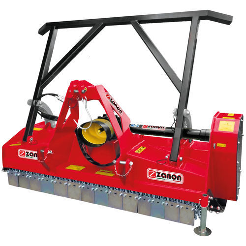 Trituradora de eje horizontal forestal - TM series - ZANON Srl - remolcado / de martillos / con 20 martillos