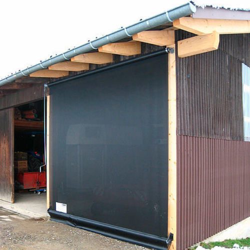 Puerta para criadero - Lubratec® - HUESKER Synthetic GmbH - de granero / para edificio de almacenamiento / enrollable