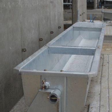 Bebedero para vacas - Aqua Dump - Artex Barn Solutions LTD. - de canal / de metal / multiacceso