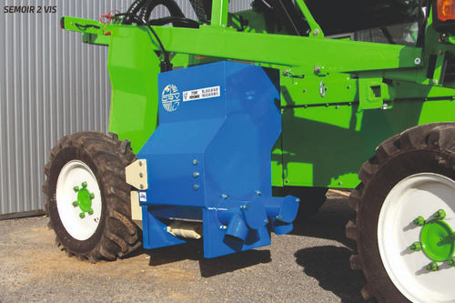 Esparcidor de estiércol remolcado - Agrovis - GRV - de platos verticales / de 1 eje