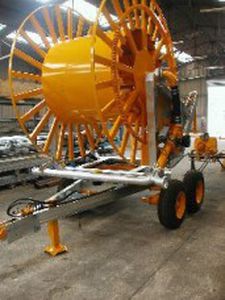 Enrollador de irrigación con accionamiento por turbina - TR Series - LINDSAY EUROPE SA - de arrastre