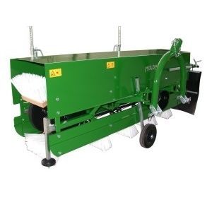 Barredora montada en tractor - SCOPA 160 - MOLON GIOVANNI Snc di Molon Enio & Bruno - para establo / de enganche por la parte trasera
