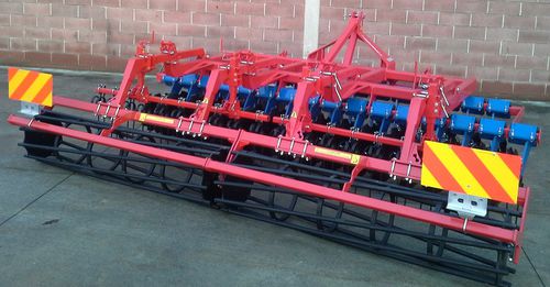Grada de discos remolcada - LKM400 - Mainardi Maintech - de 2 secciones / con ajuste hidráulico / con enganche en tres puntos