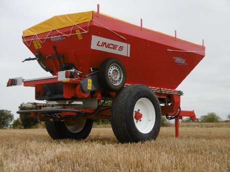 Abonadora de arrastre - LINCE - MAQUINARIA AGRICOLA SEGUES, SL - para fertilizante sólido / centrífuga / de doble disco