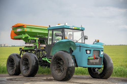 Abonadora autopropulsada - ESM-3 - Energomehkomplekt, LLC - para fertilizante líquido / para fertilizante sólido / de cal