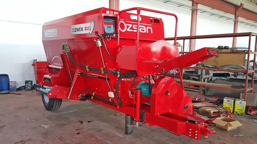 Mezclador de tornillo horizontal - R6 - ozsantarim - de arrastre / de 2 tornillos / de toma de fuerza