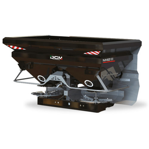 Abonadora remolcada - M42 ISO series - DCM Spreaders - para fertilizante sólido / de doble disco / profesional
