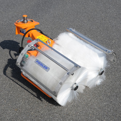 Barredora remolcada - FLW500 - FIEDLER Maschinenbau und Technikvertrieb GmbH - de calle / para establo