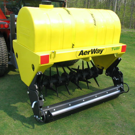 Aérateur de prairie rotatif Salford Group Inc. avec rouleau