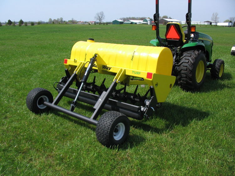 Aérateur de prairie rotatif AerWay series Salford Group Inc. avec