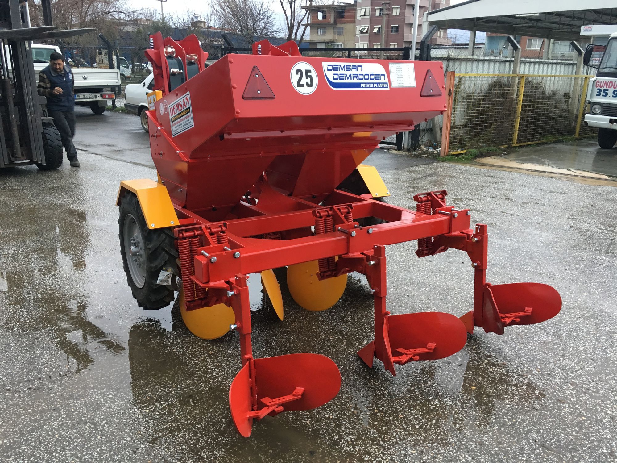 Planteuse de pommes de terre PD2 DEMSAN DEMİRDÖĞEN automatique / à 2 rangs / tractée Planteuse de pommes de terre PD2 DEMSAN DEMİRDÖĞEN automatique / à 2 rangs / tractée