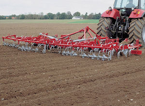 cultivateur traîné 1