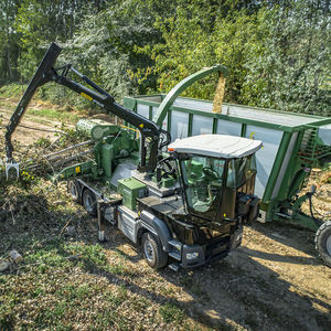 broyeur de branches monté sur camion
