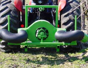 souffleur de feuilles monté sur tracteur