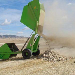 ramasseuse de pierres pour tracteur
