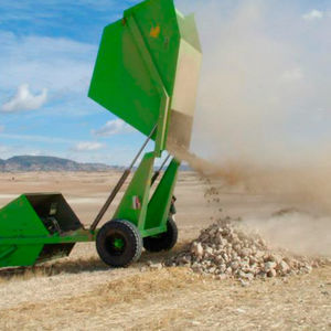 ramasseuse de pierres pour tracteur