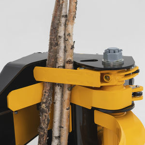ébrancheuse pour arbres résineux