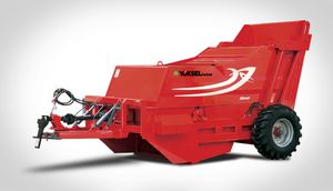 ramasseuse de pierres pour tracteur
