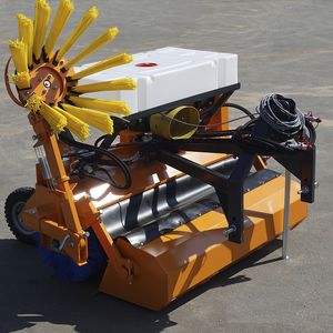 balayeuse montée sur tracteur 1