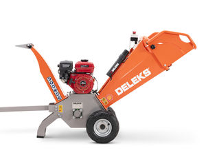 broyeur de branches tracté