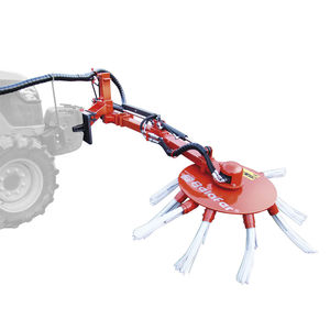 balayeuse montée sur tracteur 1