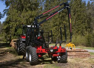 grue forestière montée sur remorque 1