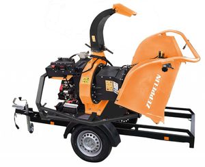broyeur de branches tracté