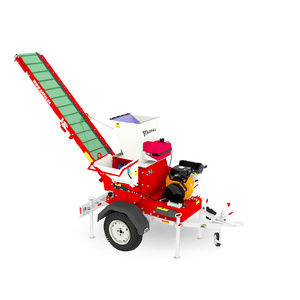broyeur de végétaux tracté 1
