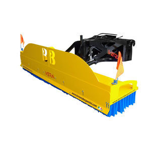 balai monté sur tracteur