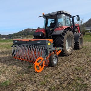 semoir en ligne à trémie