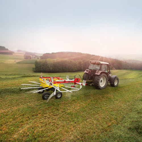 Andaineur rotatif - TOP series - PÖTTINGER Landtechnik GmbH - à dépose latérale / monorotor